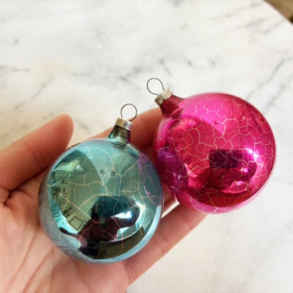 Vintage Box of 12 Christmas Glass Ball Ornaments Austria Rainbow Pink Green Blue - Picture 9 of 10